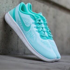 NIKE FREE RUN (GS) White/ Hyper Turquoise Running Sneaker US 6.5 GUC